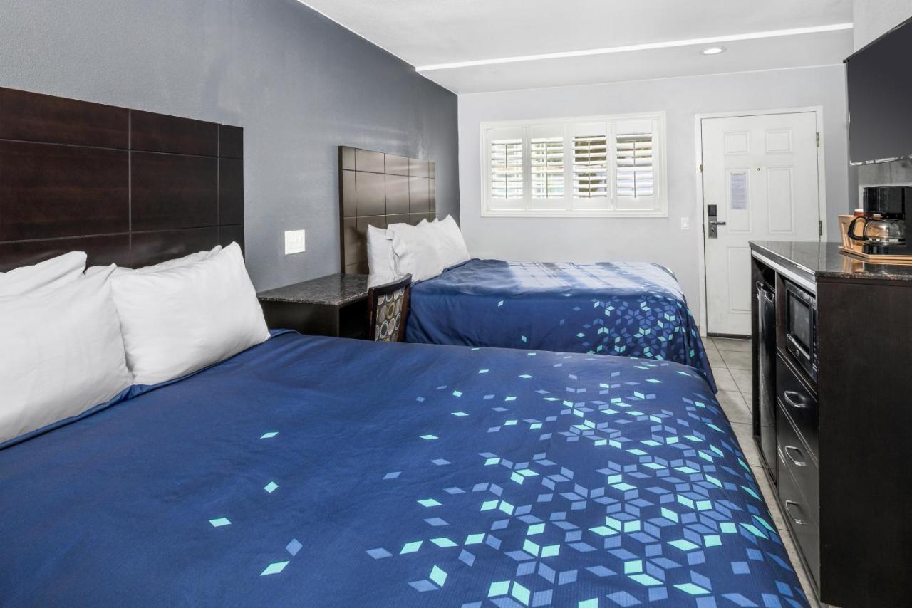 Scandia Motel Carlsbad Zewnętrze zdjęcie
