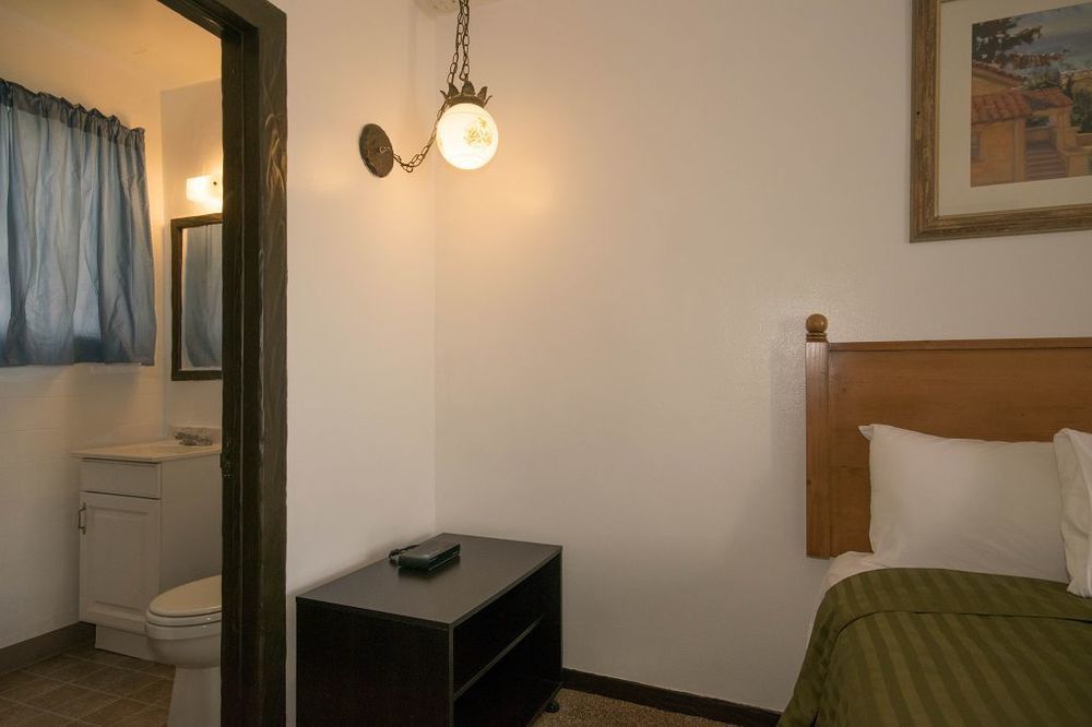 Scandia Motel Carlsbad Zewnętrze zdjęcie