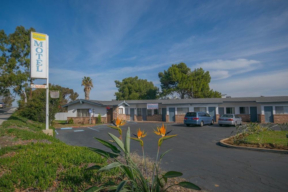 Scandia Motel Carlsbad Zewnętrze zdjęcie